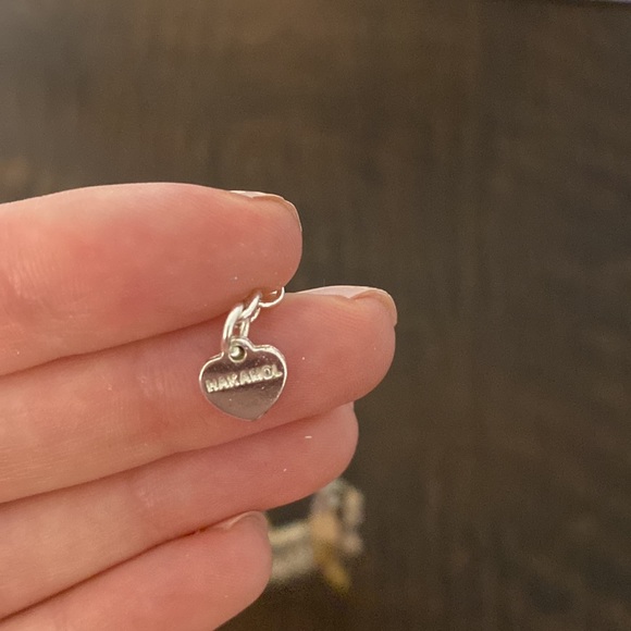 Layered white beaded necklace on silver chain - great condition - Picture 2 of 2